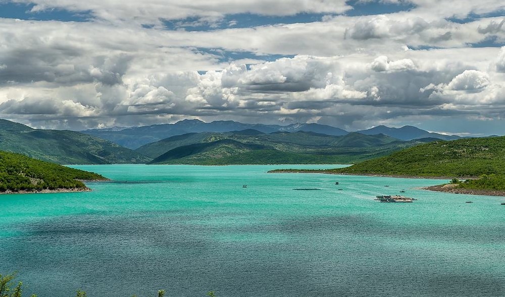 Neđo i Dobran u Bilećkom jezeru upecali kapitalca: “Borba je bila velika” FOTO