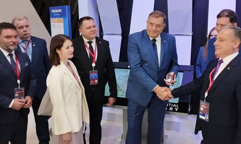 Forum u Sankt Peterburgu: Dodiku uručena medalja “Predsjedničke biblioteke Jeljcin”