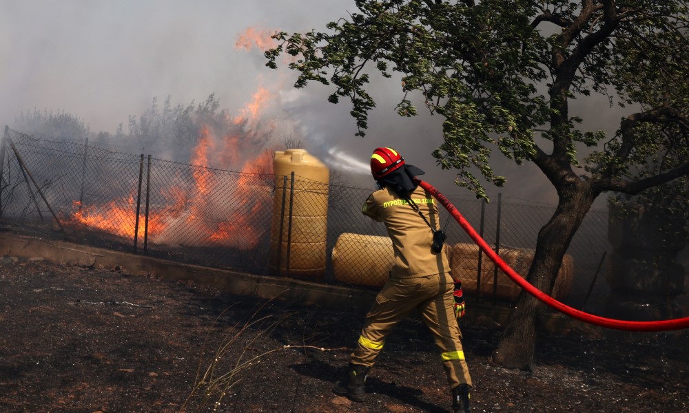 Olujno nevrijeme u Grčkoj: Udari munje izazvali nove požare
