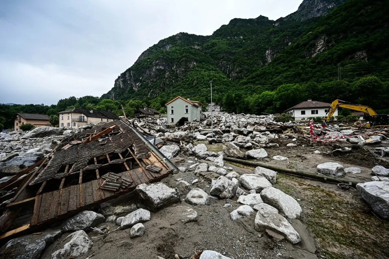 Jaka kiša napravila haos: Dvije osobe poginule u klizištu