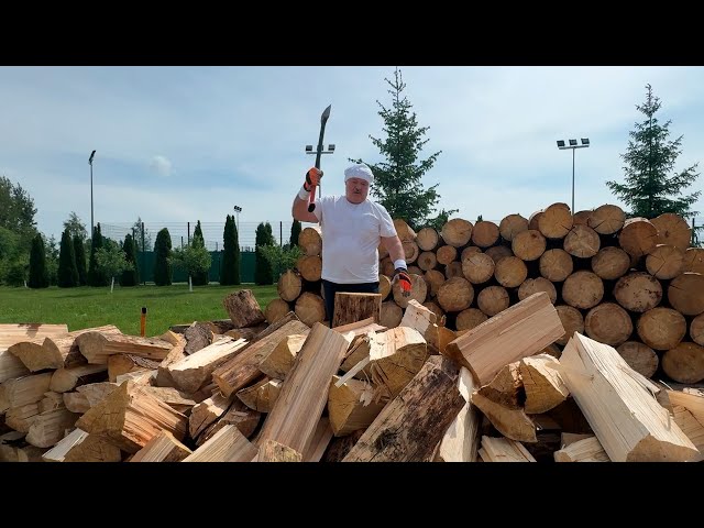 Domaća proizvodnja: Lukašenko testirao novu sjekiru VIDEO