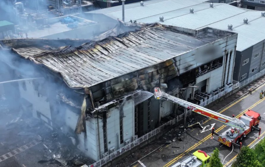 Gorjela fabrika baterija: Najmanje 22 osobe izgubile život u požaru