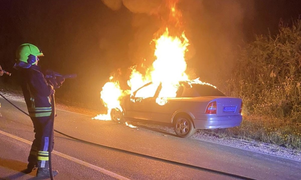 Vatrogasci imali posla: Gorio automobil u Banjaluci