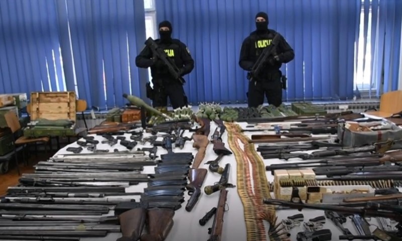 Akcija dala rezultate: Policija pronašla ogroman arsenal oružja