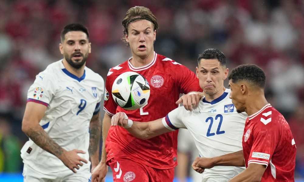 Svi se pitaju da li je Srbija oštećena? Pogledajte trenutak kada nije dosuđen penal nad Mitrovićem VIDEO