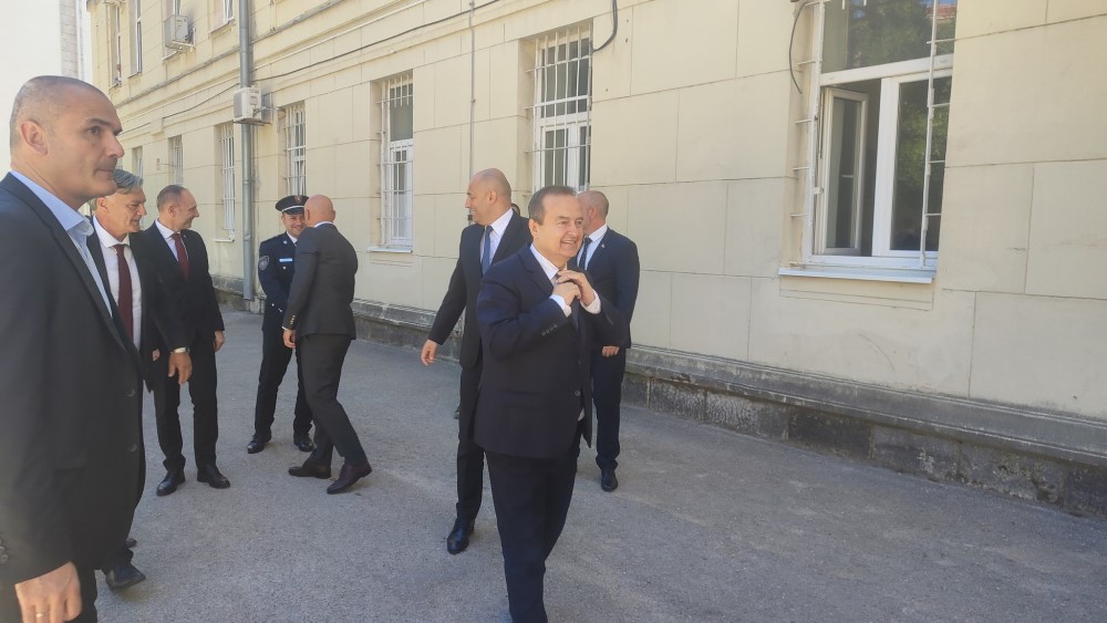 Iz Srbije stigao helikopter: Sastanak Karana i Dačića u Trebinju