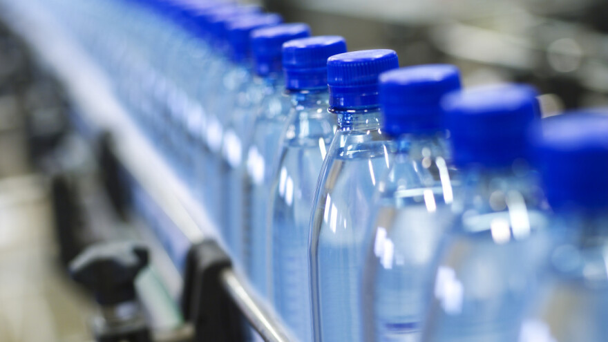 Poražavajući podaci: Građani BiH gase žeđ vodom i sokovima iz uvoza