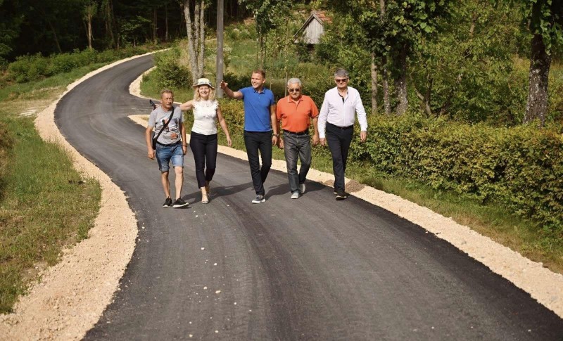 Čekali decenijama i dočekali: Mještani ovih dijelova Banjaluke konačno dobili asfalt