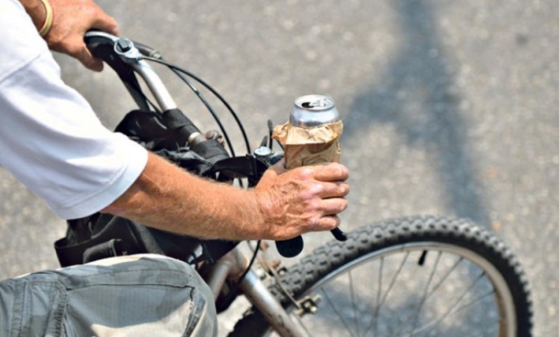 A gdje ćeš pijan: Biciklista isključen iz saobraćaja jer je vozio sa 2,69 promila alkohola