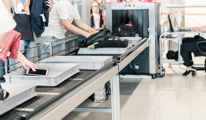 Nož za hljeb, municija, topovsko đule: Ovo su najluđi predmeti koje su putnici pokušali da unesu u avion