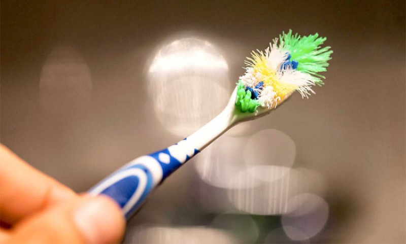 Obratite pažnju: Koliko često treba mijenjati četkicu za zube?