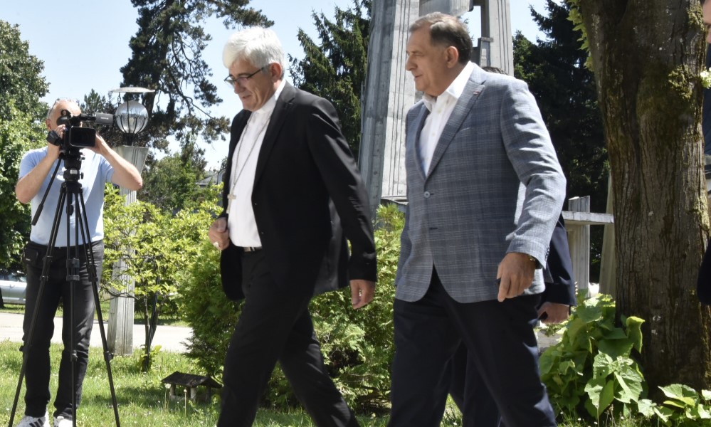Banjalučki biskup sa predsjednikom Srpske: Obećana podrška Katoličkoj gimnaziji i “Karitasu” FOTO