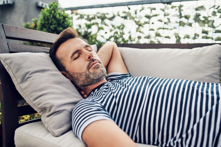 Da li više drijemanja predstavlja zdravstveni rizik za starije: Evo šta kaže istraživanje