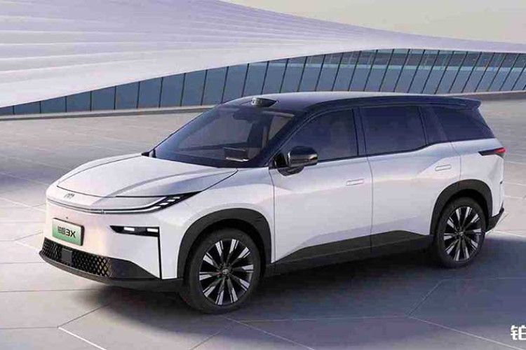 Tojota sustiže rivale: Sprema električni model sa autopilotom poput Teslinog