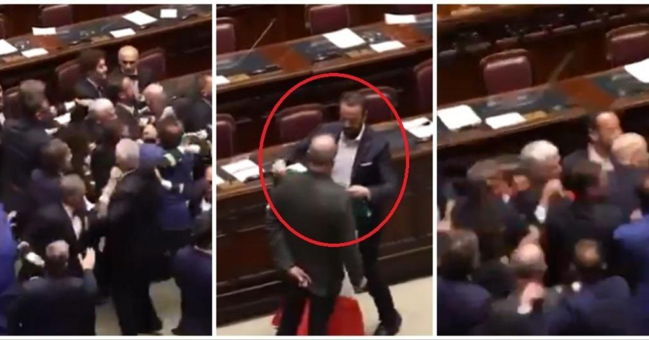 Svađa prerasla u tuču u italijanskom parlamentu: Jednog od poslanika izveli u kolicima VIDEO