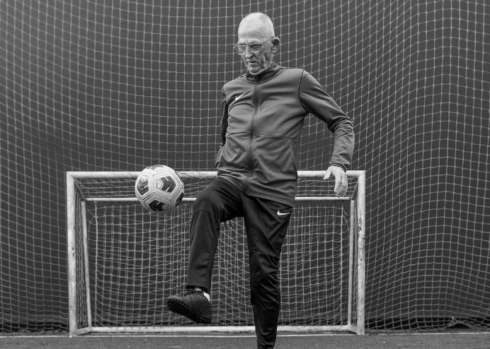 Bio je simbol Budućnosti: Umro legendarni crnogorski fudbaler