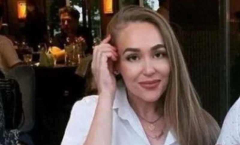 “Tojotom” udarila dva parkirana vozila: Kćerka Bakira Izetbegovića imala saobraćajku