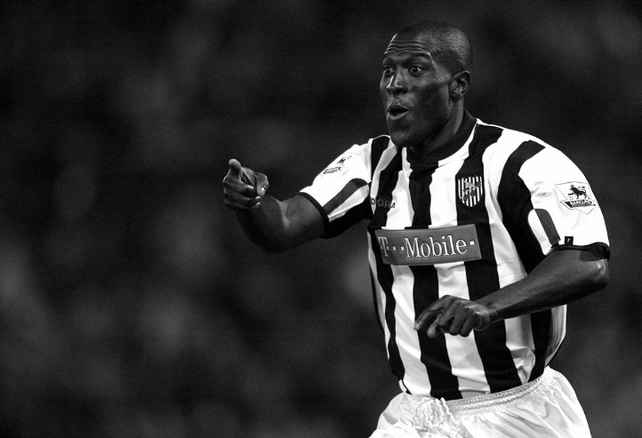 Tuga u Engleskoj: Umro legendarni fudbaler (54)