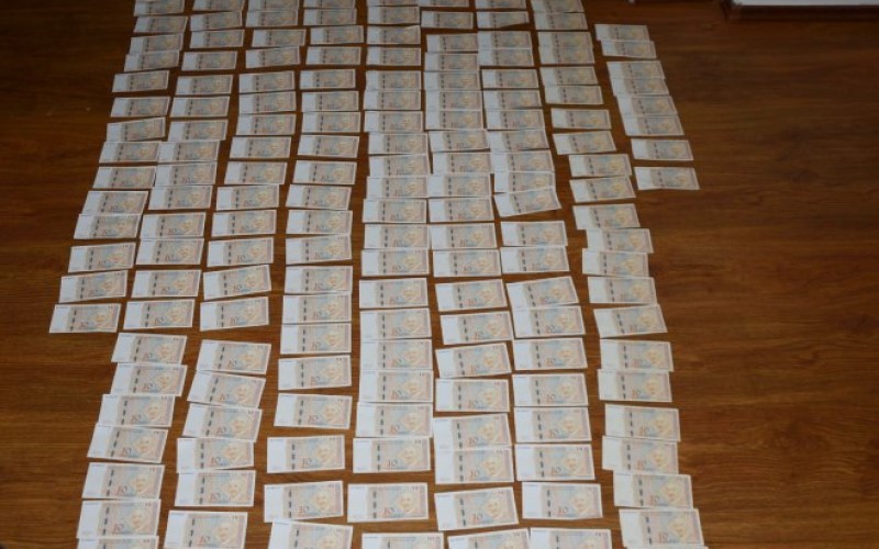 Policija pretresla stan: Pronađeno i oduzeto 200 falsifikovanih novčanica
