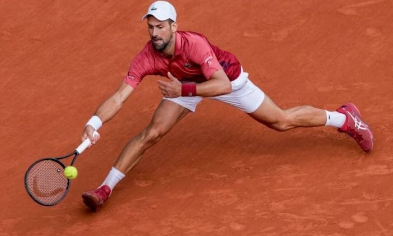 Novo čudo Đokovića: Bio povrijeđen i na koljenima, a onda je priredio nešto što se rijetko viđe