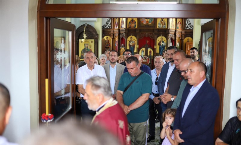 Služen parastos za 44 poginula borca u banjalučkom naselju: Čuvamo uspomenu na njih