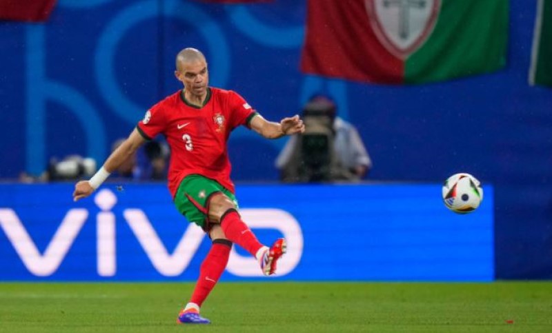 Ima 41 godinu i 113 dana: Pepe postao najstariji igrač u istoriji evropskih prvenstava