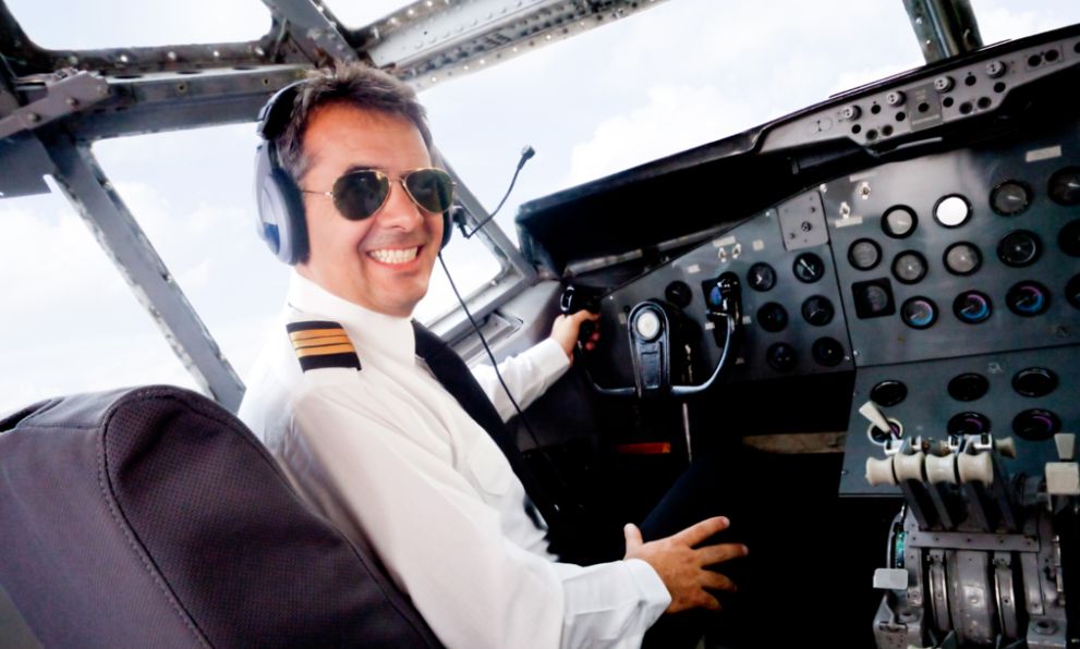 Piloti ne smiju da nose bradu, a razlog će vas iznenaditi