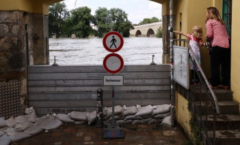 Panika! Dijelovi Njemačke poplavljeni, raste vodostaj Dunava u Austriji i Mađarskoj VIDEO