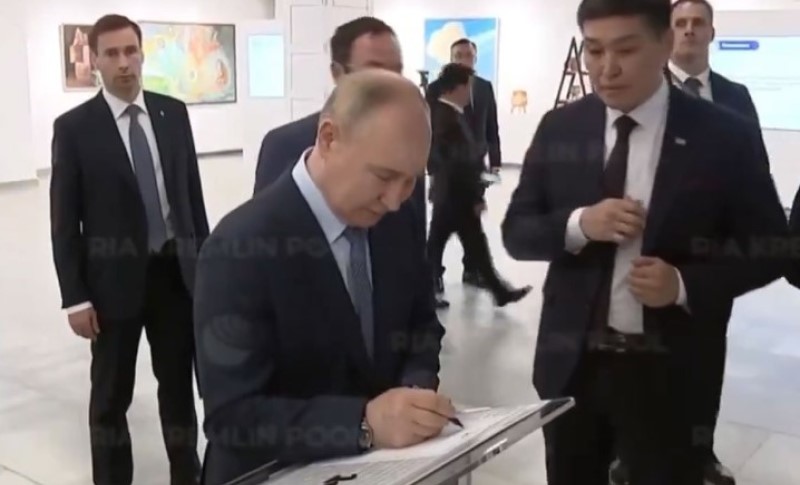 “Neće da radi”: Putinu se pokvarila olovka – obezbjeđenje se hvatalo za džepove VIDEO
