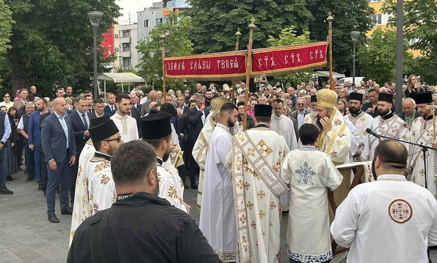 Banjaluka proslavlja krsnu slavu – Spasovdan: Ulicama grada prošla litija FOTO