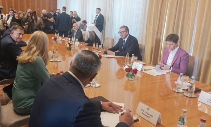 Doček pratila crkvena zvona: U Palati Srbije sastanak najviših zvaničnika Srpske i Srbije