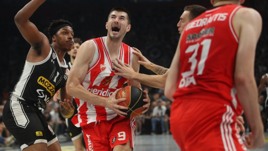 Prekid derbija: Zvezda napustila teren, utakmica neće biti nastavljena večeras