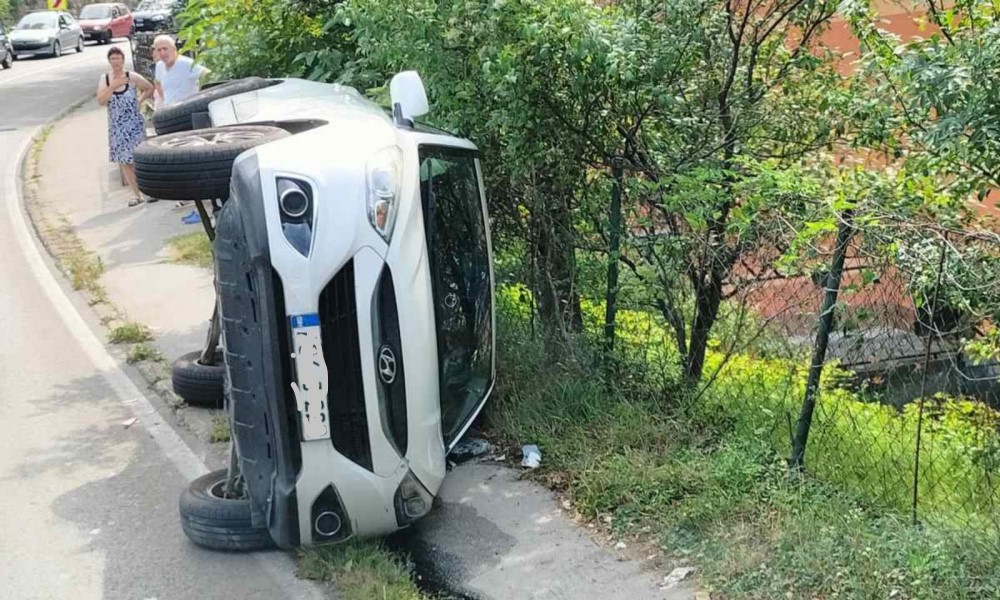 Oprez! Zastoj u Srpskim Toplicama, jedno vozilo prevrnuto FOTO VIDEO