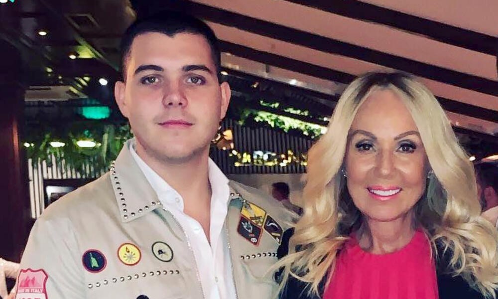 Ponosna majka: Lepa Brena zaposlila sina, Viktor ima ozbiljnu funkciju