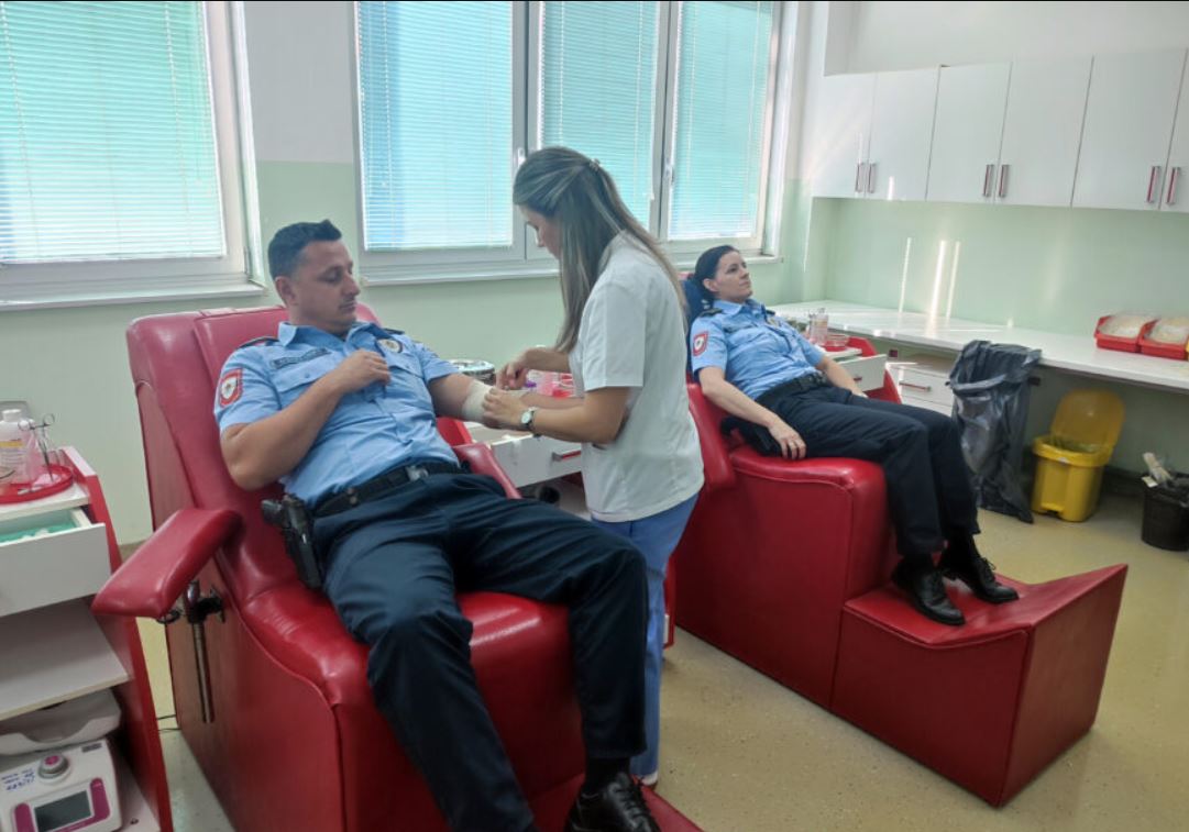 Humanost na djelu: Policajci iz Gradiške dobrovoljno dali krv u sklopu akcije