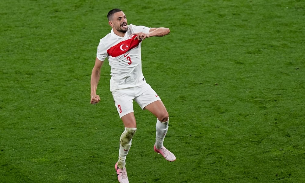 UEFA reagovala: Turski reprezentativac zbog “vučijeg” pozdrava kažnjen dvije utakmice