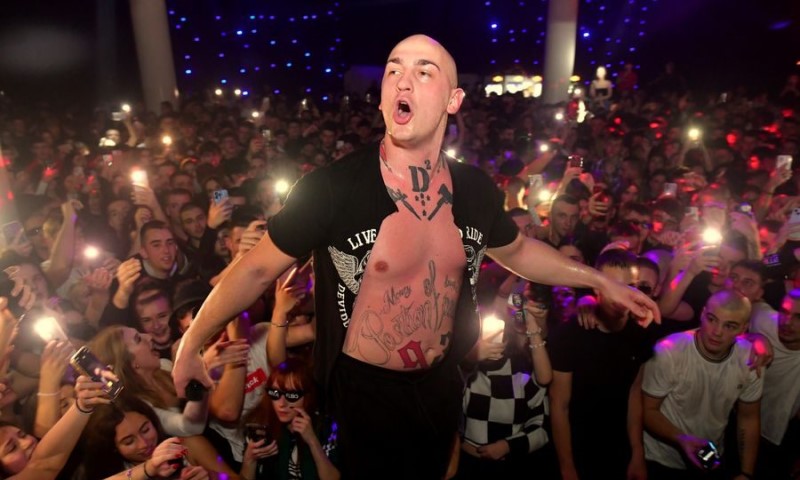 Otkrio sve probleme: Desingerica progovorio o zabrani nastupa u Budvi