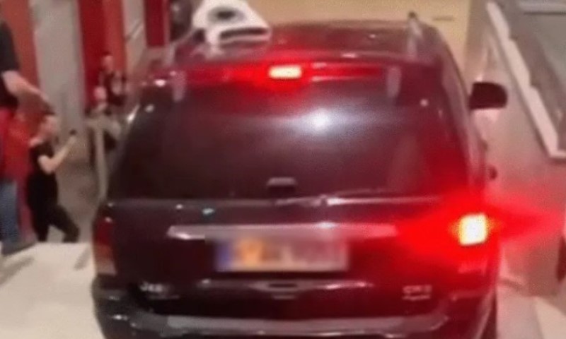 Bezobrazna vožnja džipa u centru Banjaluke: “Kada se opanak pocipeli” VIDEO