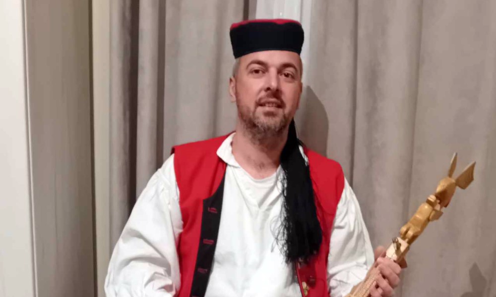 Nosi duh Dalmacije: Gajo Radmilović posljednji guslar žegarskog kraja
