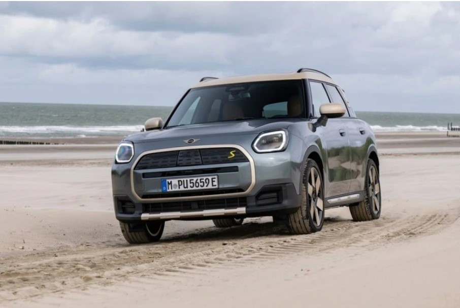 Sprema se MINI terenac: Countryman će biti polazna osnova