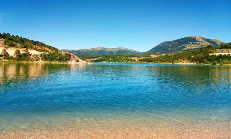 Drama na jezeru kod Livna: Mladići spaseni od utapanja