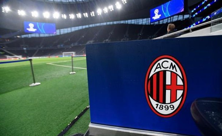 Sin legendarnog fudbalera: Maksimilijan potpisao prvi profesionalni ugovor