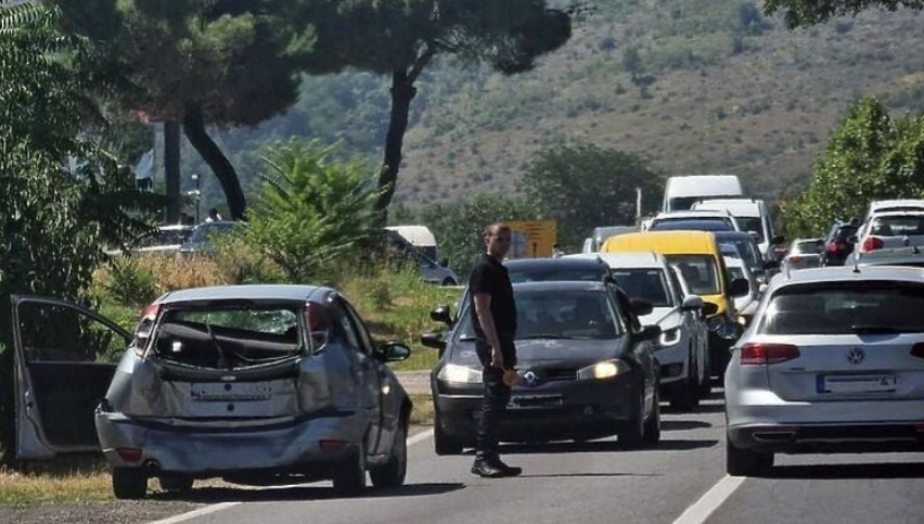 Među njima i dijete: U sudaru automobila povrijeđene tri osobe