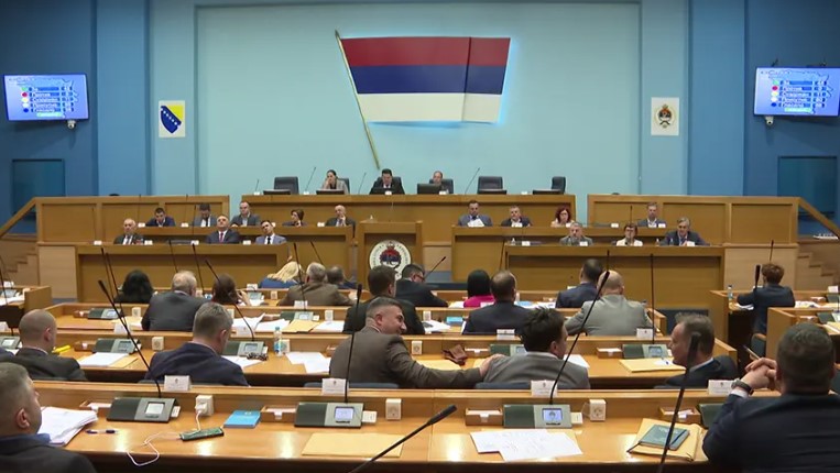 Poslanici u klupama: Danas nastavak sjednice Narodne skupštine