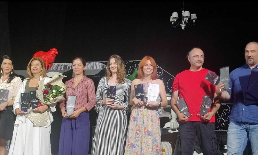 Trijumf Narodnog pozorišta RS: Predstava “Mali ratovi i kabine Zare” osvojila tri nagrade