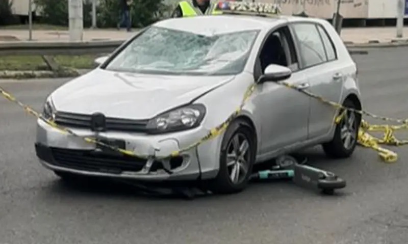 Povrijeđena jedna osoba: Taksista pokosio vozača trotineta