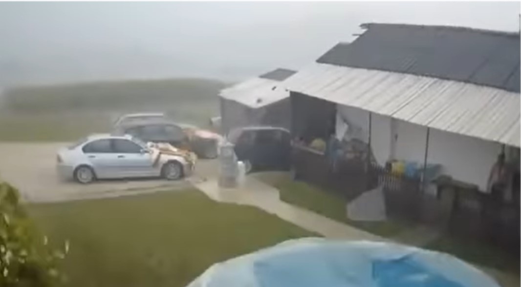 Izdato upozorenje: Nevrijeme pogodilo ovaj dio Srbije VIDEO