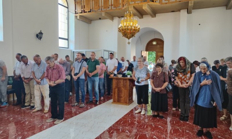 Služen parastos i položeni vijenci: Odata počast za stradale Srbe Trnova