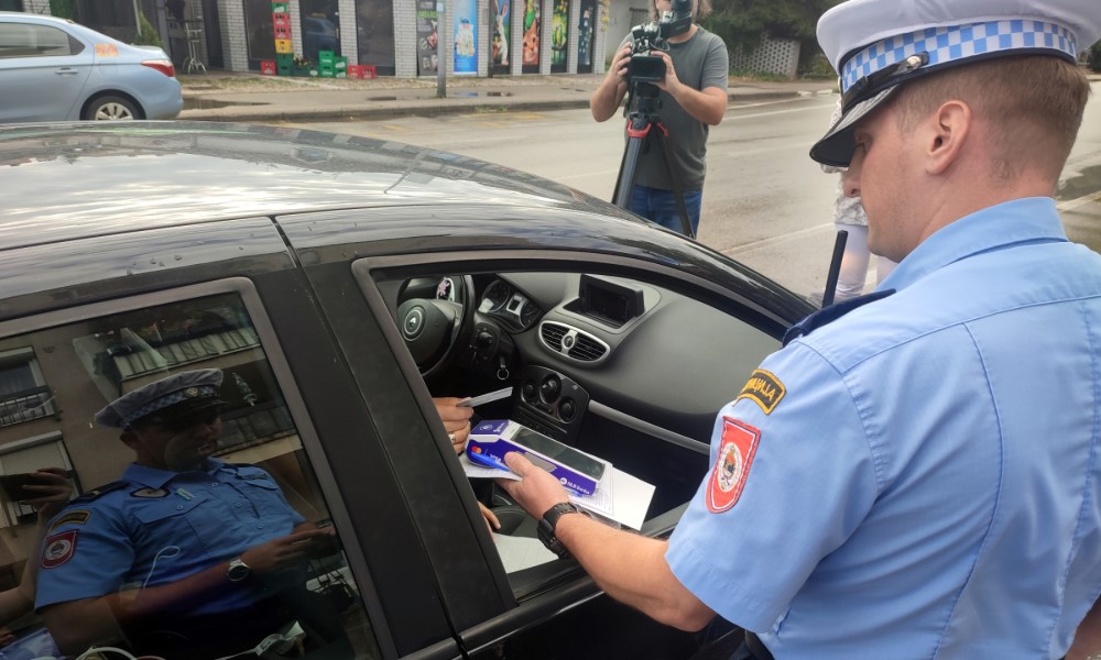 Novi sistem u Srpskoj: Demonstrirano plaćanje kazne putem kartice FOTO