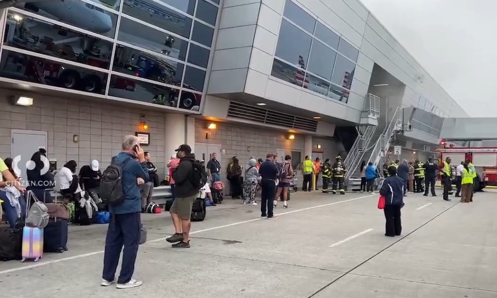 Požar na aerodromu u Njujorku: Devet osoba povrijeđeno, 1.000 evakuisano VIDEO